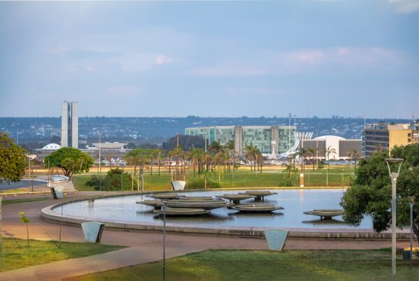 A exploração sexual infantil é um desafio global, e em Brasília, a união entre autoridades e instituições se torna crucial para enfrentar essa ameaça.